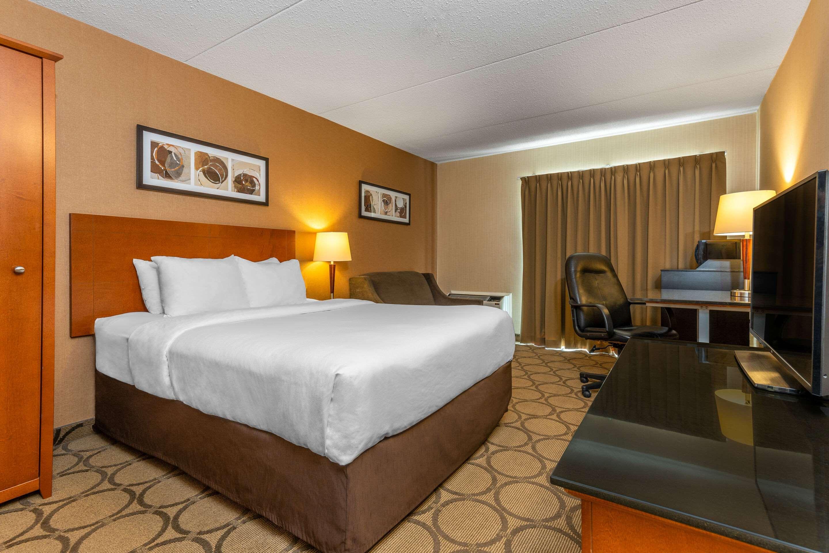 Comfort Inn Hwy 401 Kingston Kültér fotó