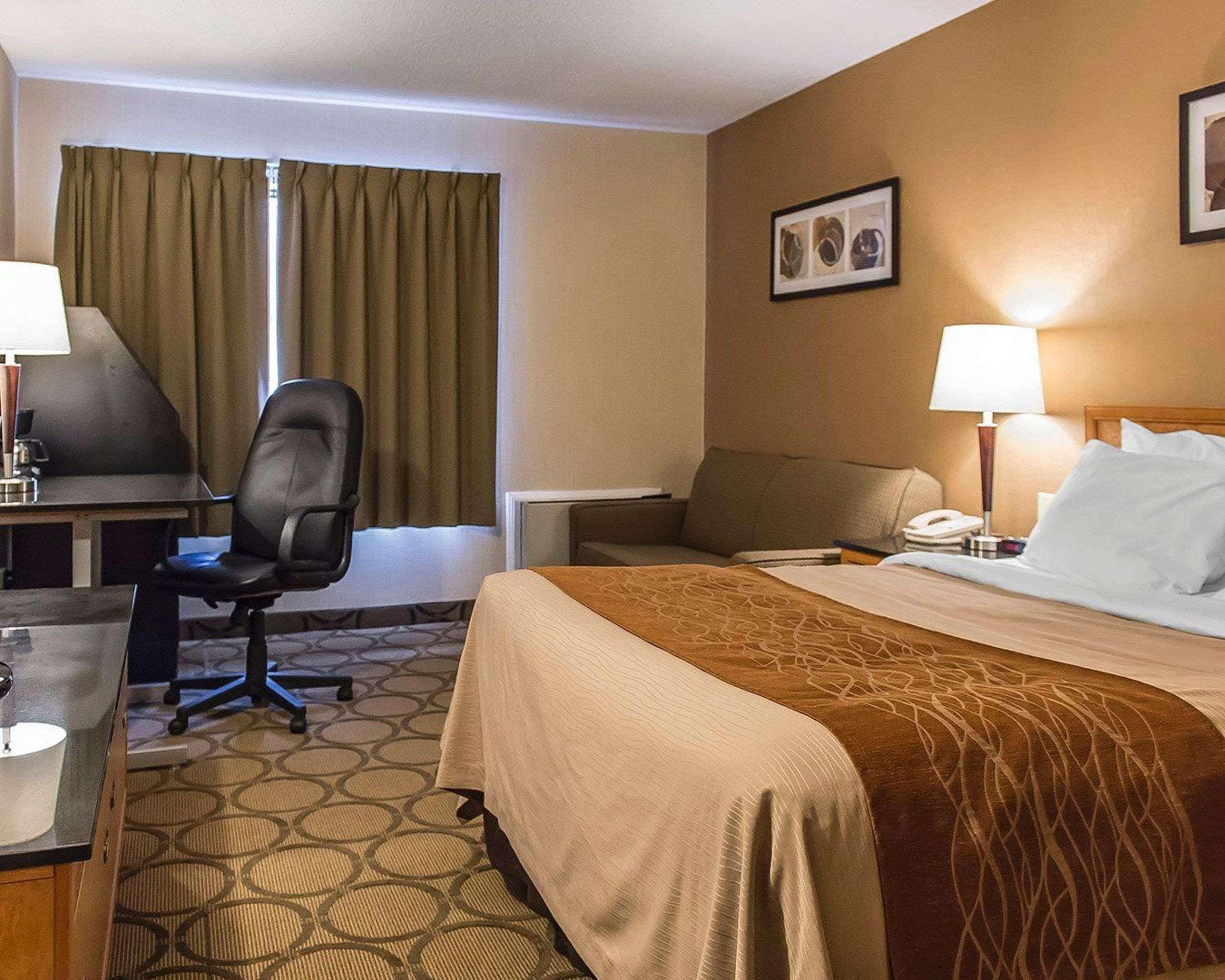 Comfort Inn Hwy 401 Kingston Kültér fotó