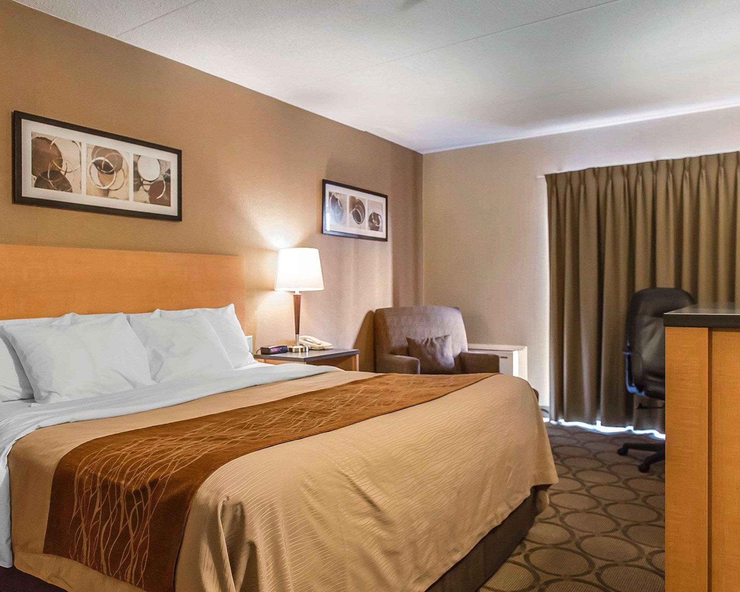 Comfort Inn Hwy 401 Kingston Kültér fotó