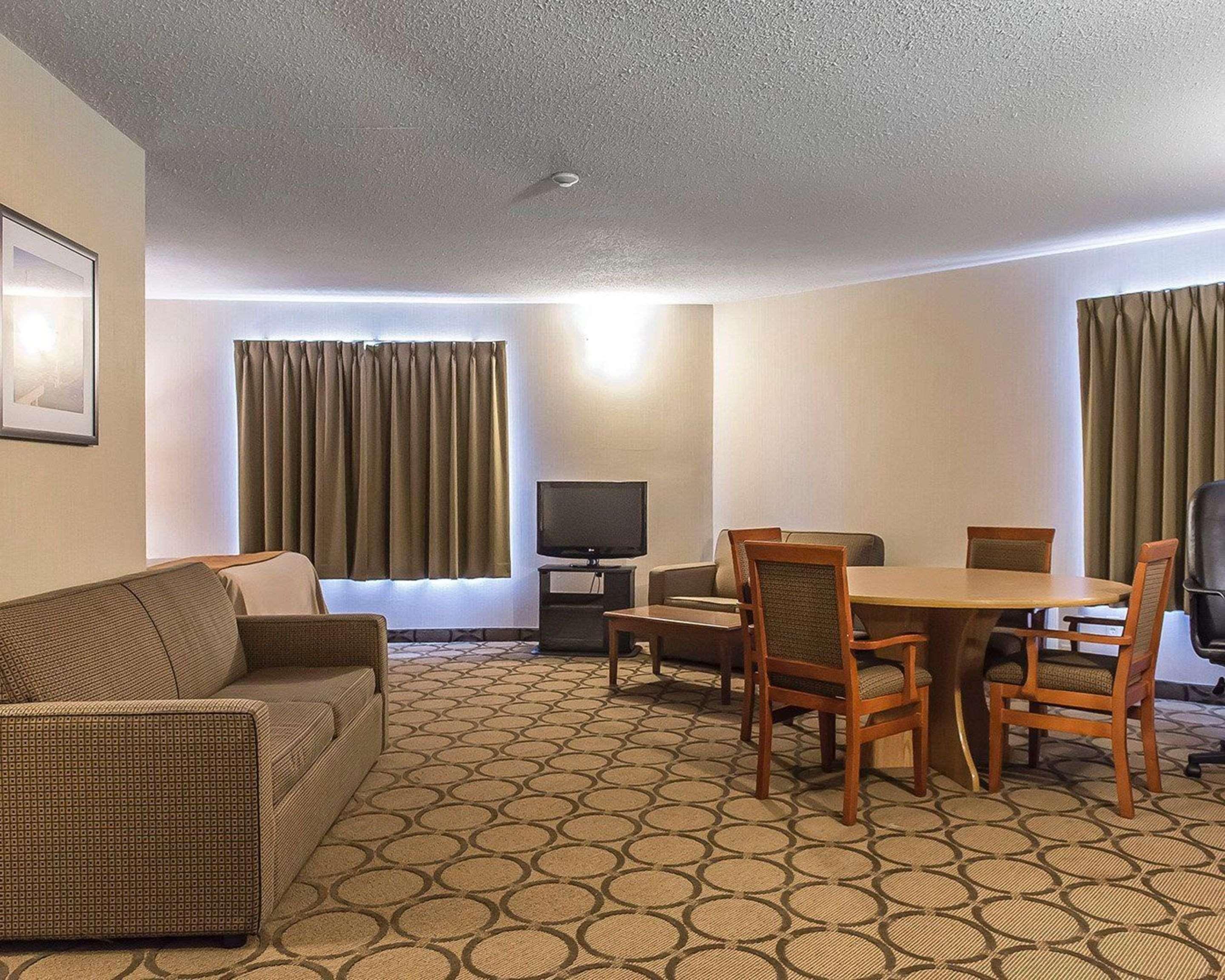 Comfort Inn Hwy 401 Kingston Kültér fotó