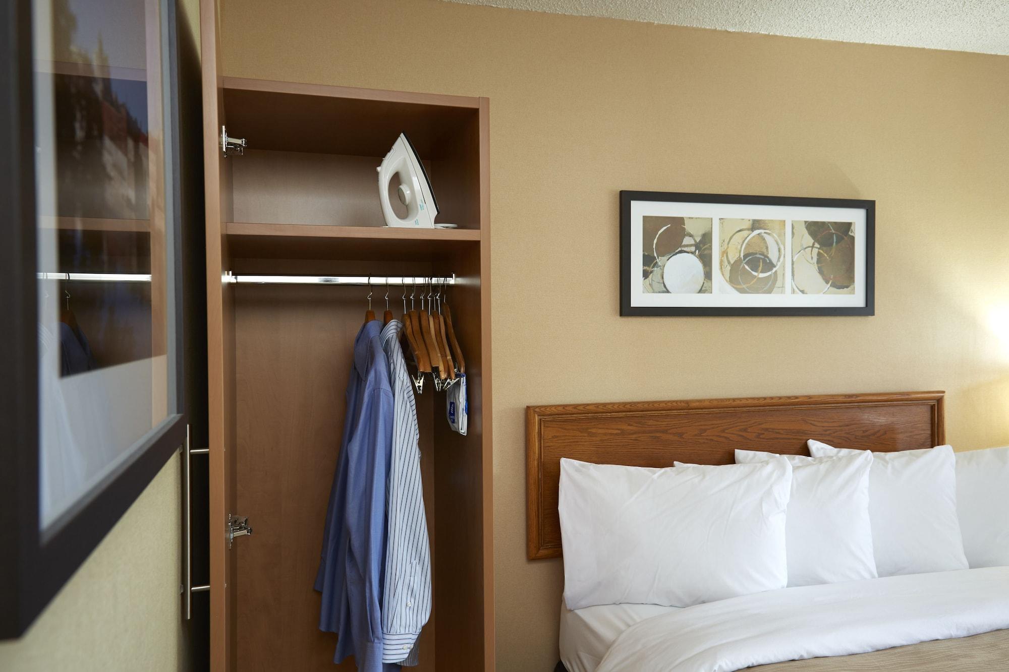 Comfort Inn Hwy 401 Kingston Kültér fotó