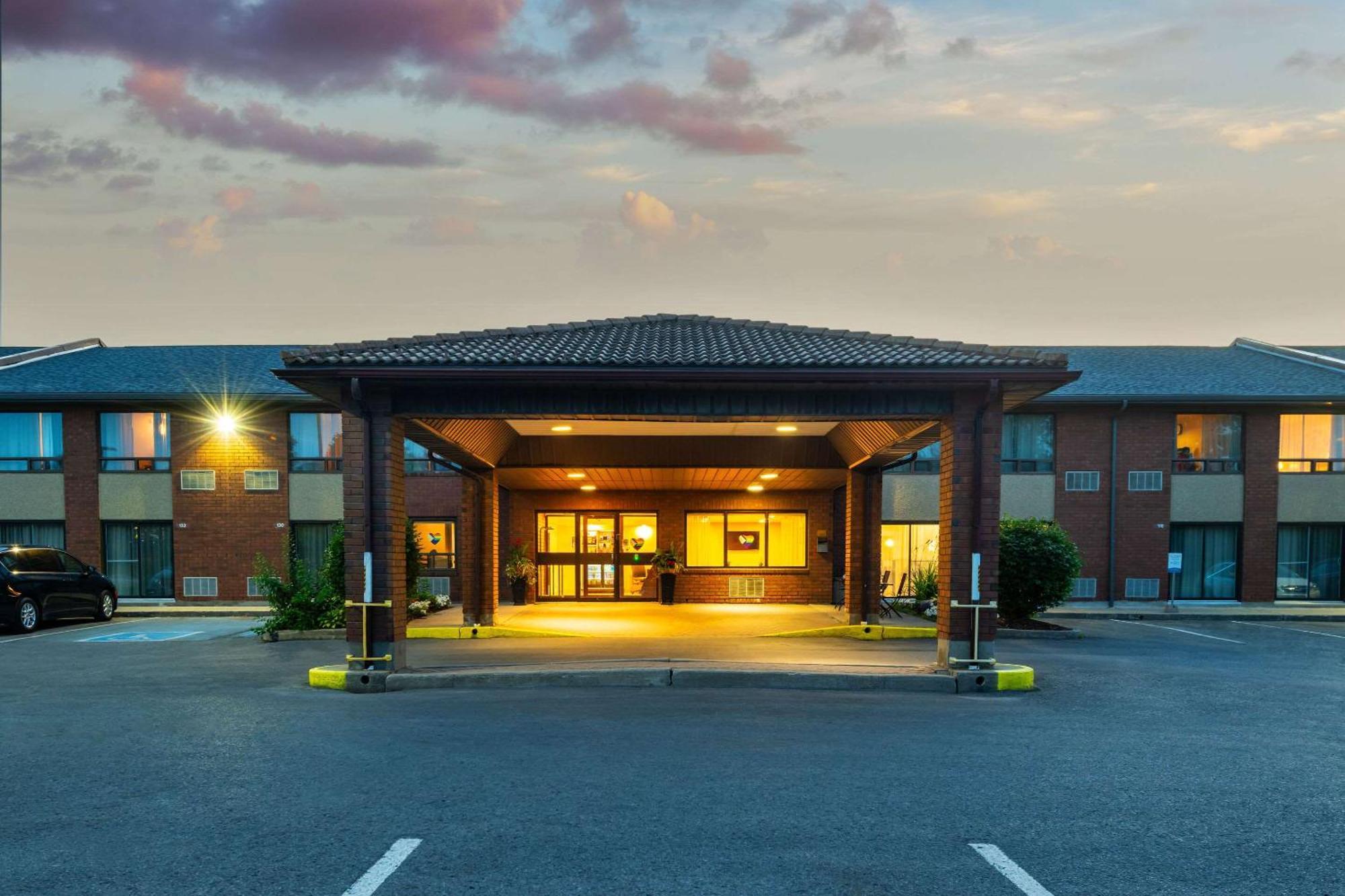 Comfort Inn Hwy 401 Kingston Kültér fotó