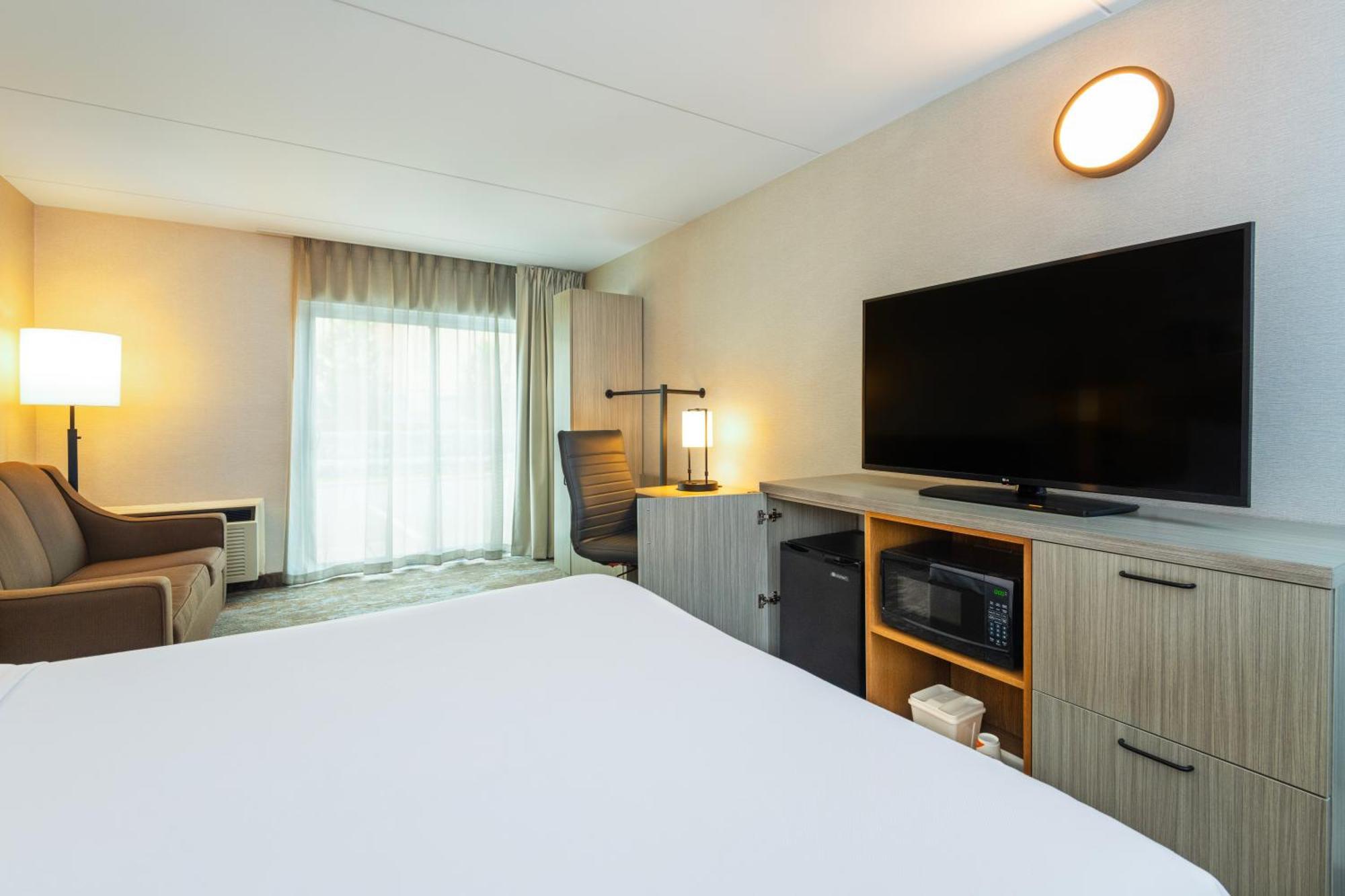 Comfort Inn Hwy 401 Kingston Kültér fotó