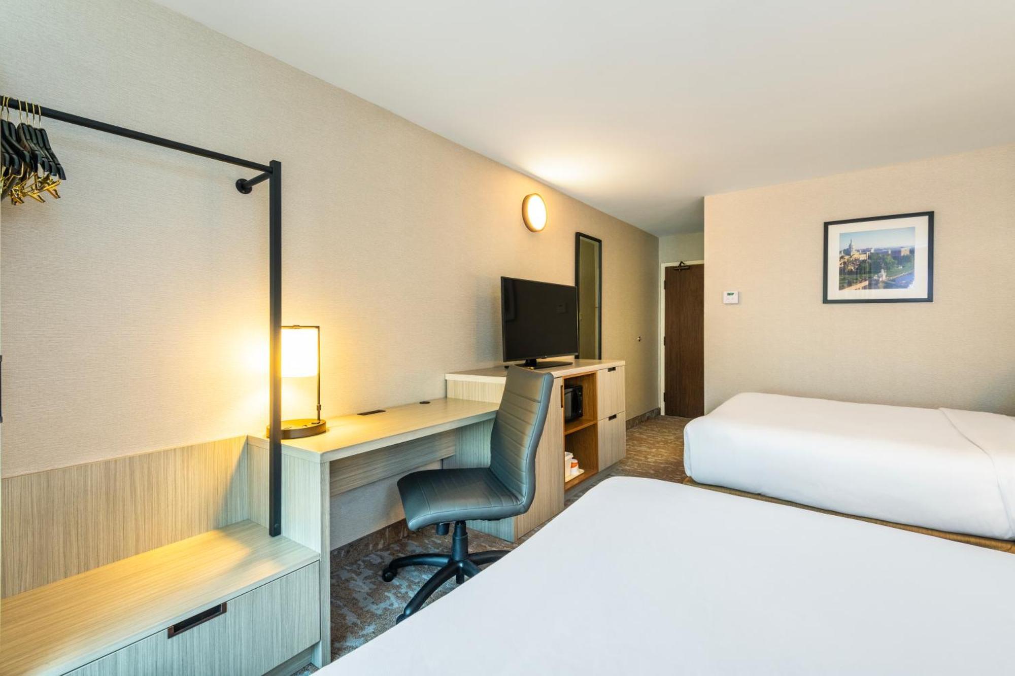 Comfort Inn Hwy 401 Kingston Kültér fotó