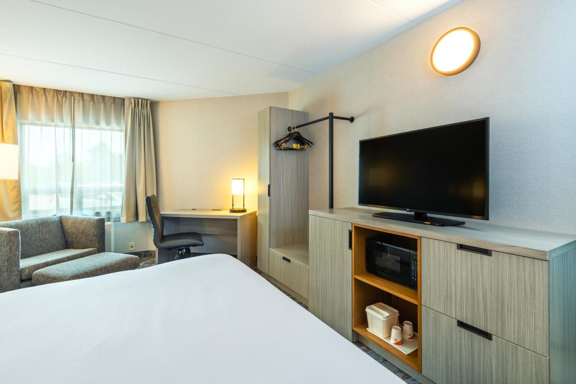 Comfort Inn Hwy 401 Kingston Kültér fotó