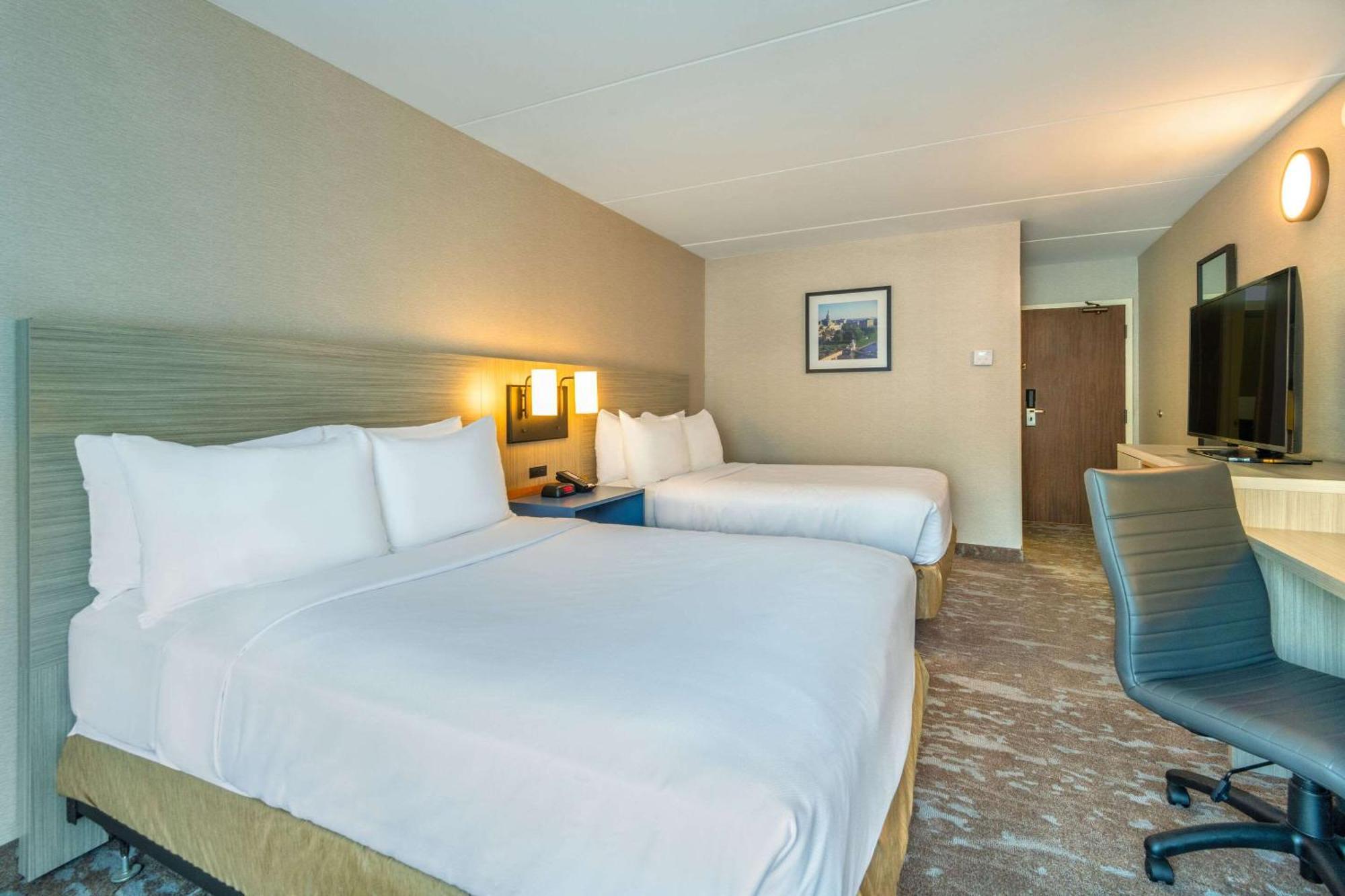 Comfort Inn Hwy 401 Kingston Kültér fotó