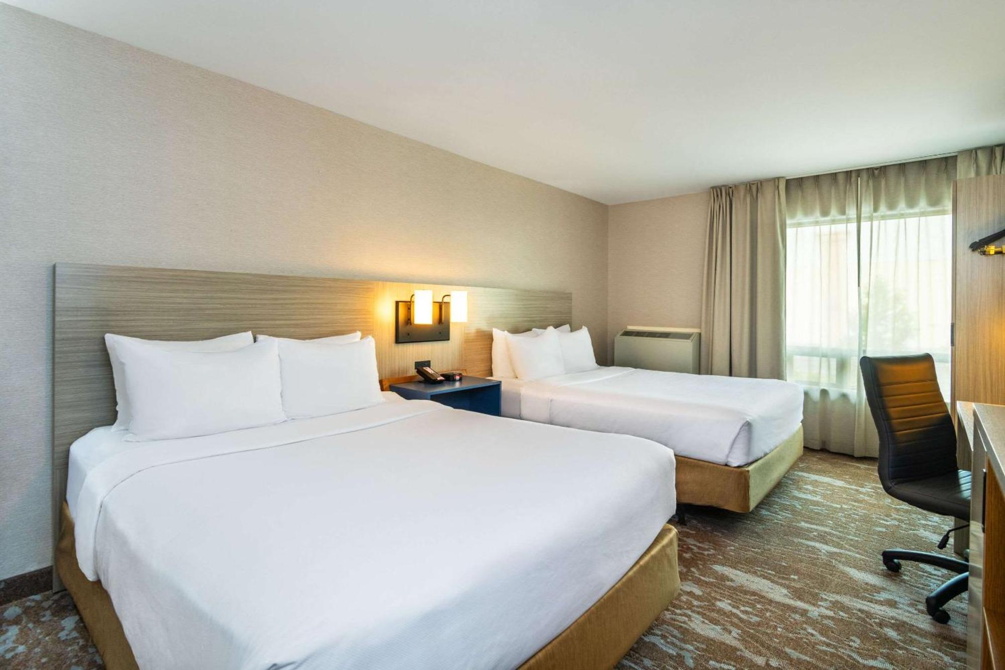 Comfort Inn Hwy 401 Kingston Kültér fotó