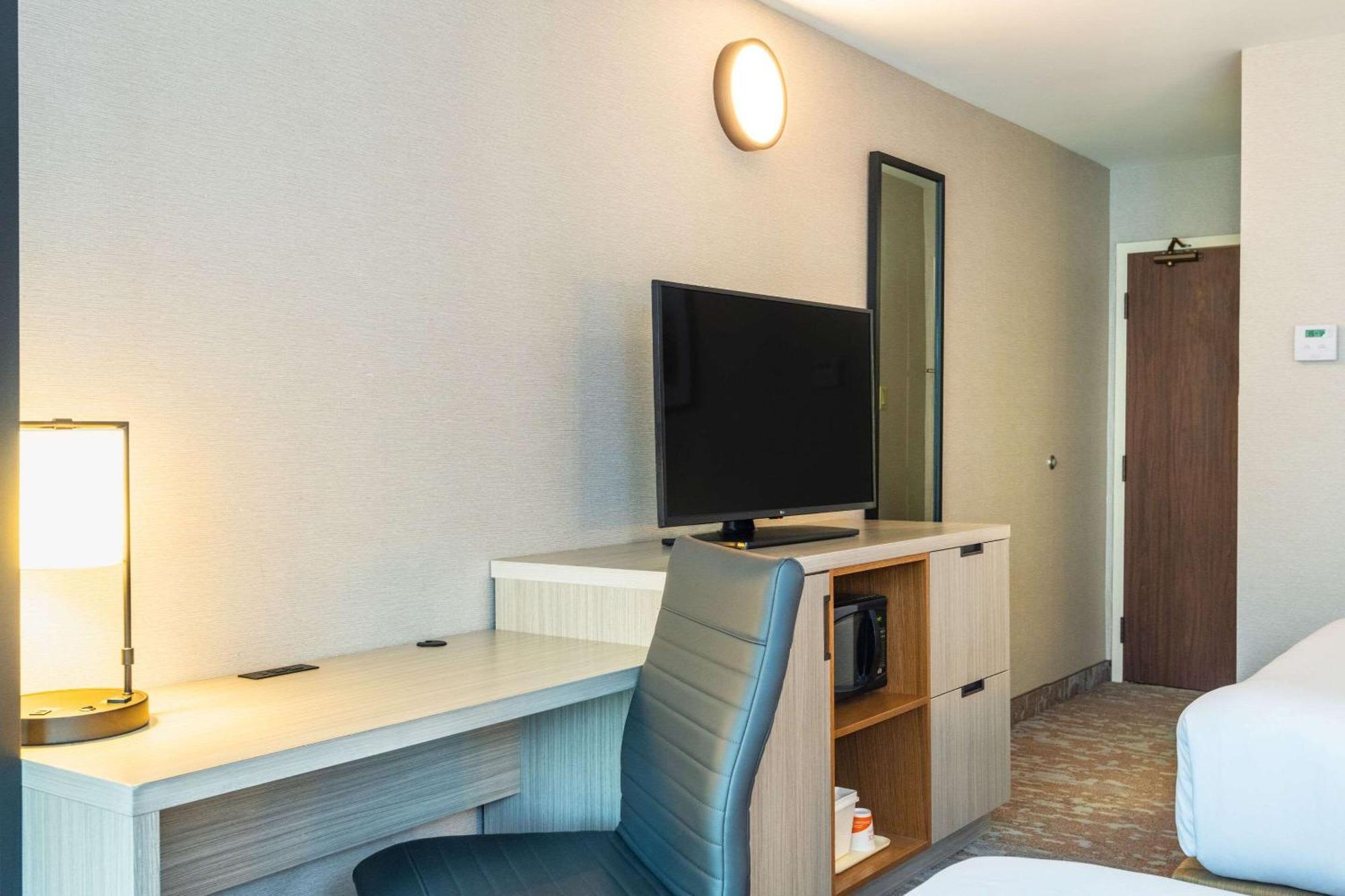 Comfort Inn Hwy 401 Kingston Kültér fotó