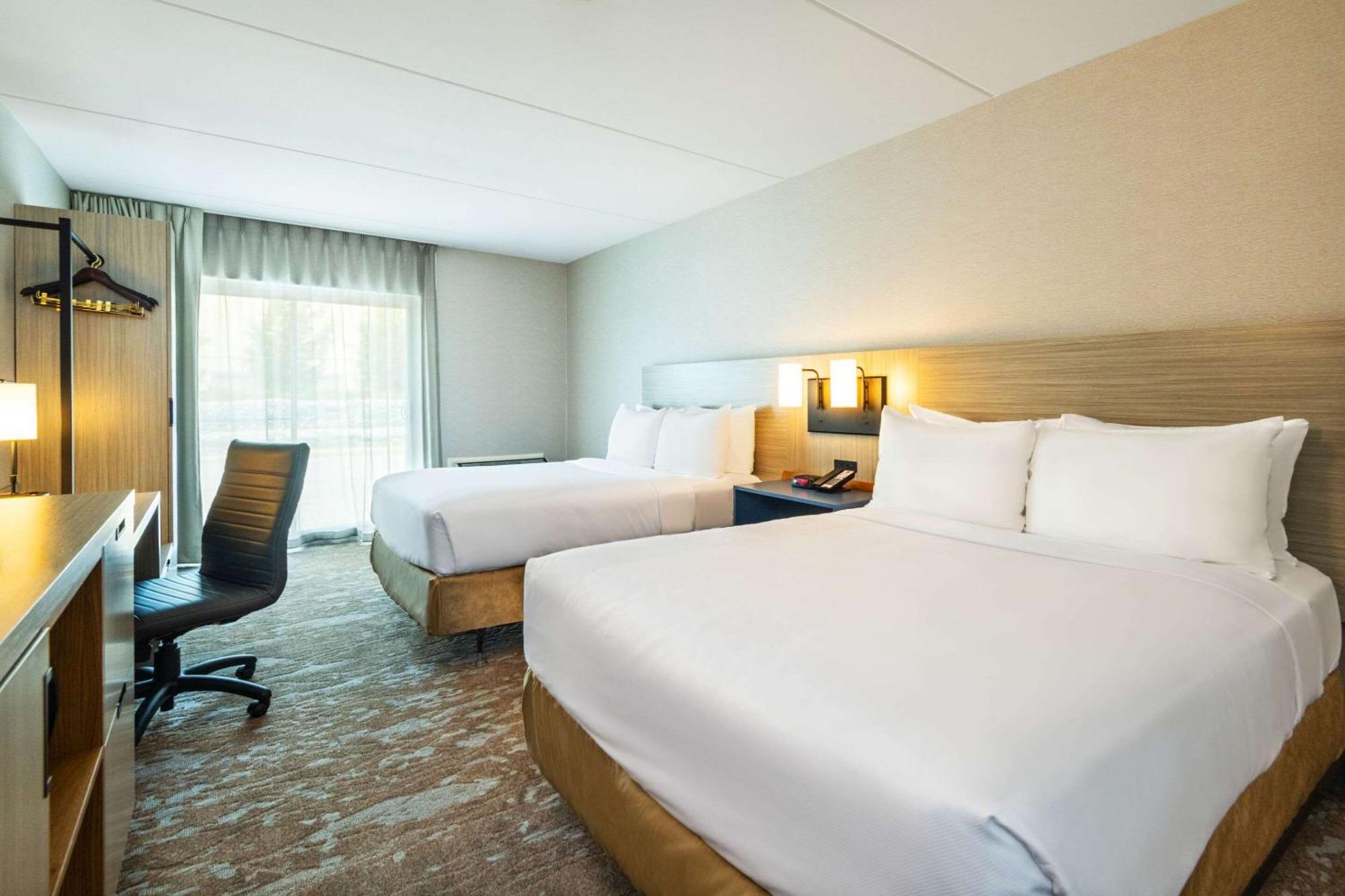 Comfort Inn Hwy 401 Kingston Kültér fotó